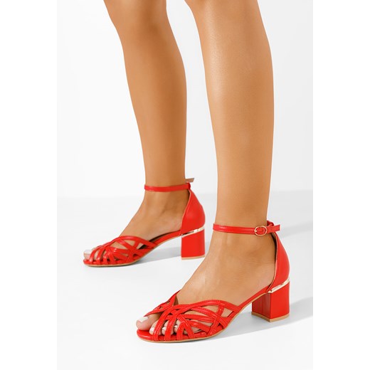 Czerwone sandały na słupku Luigina ze sklepu Zapatos w kategorii Sandały damskie - zdjęcie 171172092