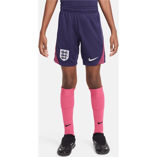 Dzianinowe spodenki piłkarskie dla dużych dzieci Nike Dri-FIT Anglia Strike - Fiolet ze sklepu Nike poland w kategorii Spodenki chłopięce - zdjęcie 171206790
