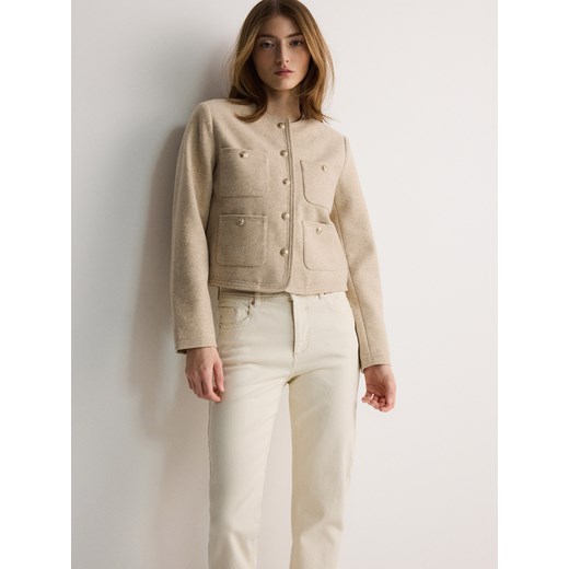 Reserved - Krótka kurtka z kieszeniami - kremowy ze sklepu Reserved w kategorii Kurtki damskie - zdjęcie 171216831