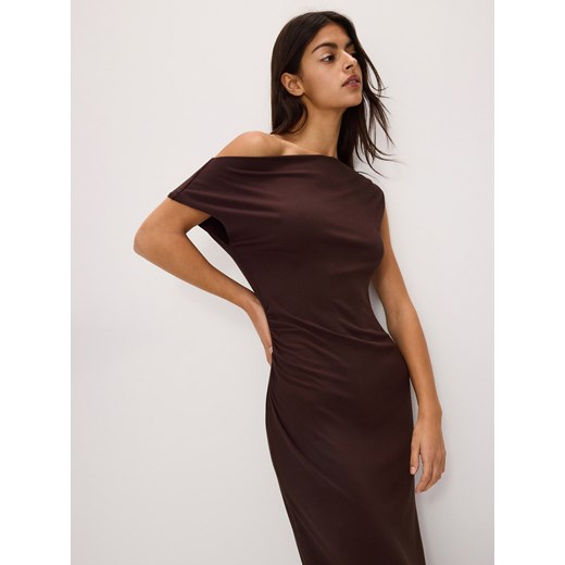 Sukienka Reserved midi z krótkim rękawem 