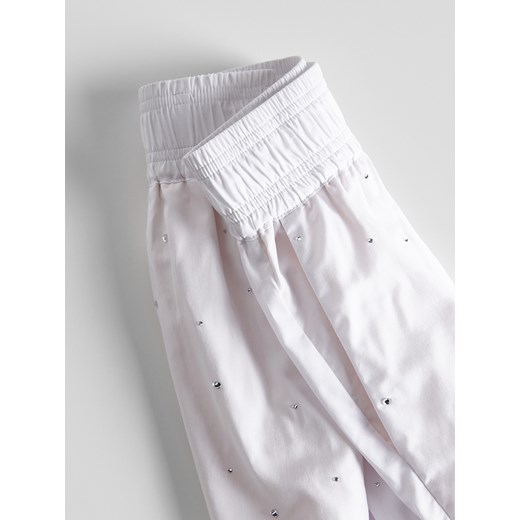 Szorty Reserved z aplikacjami  casual 