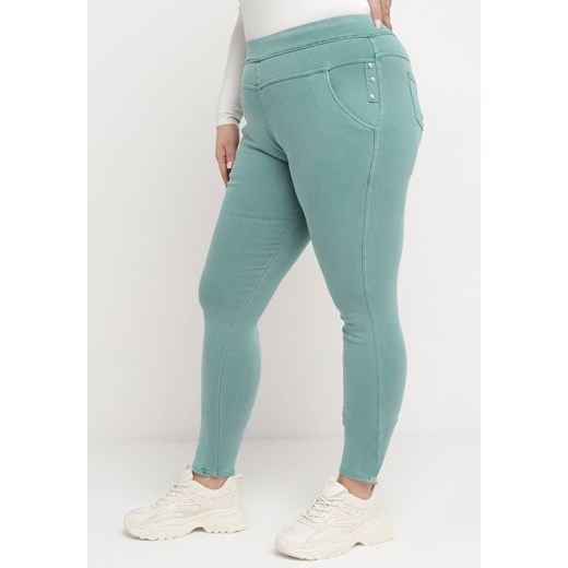 Jasnozielone Spodnie z Gumką w Talii i Prostymi Nogawkami Lotlipa ze sklepu Born2be Odzież w kategorii Spodnie damskie - zdjęcie 171267120