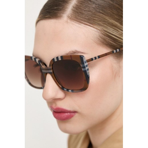 Burberry okulary przeciwsłoneczne CAROLL damskie kolor brązowy 0BE4323 ze sklepu PRM w kategorii Okulary przeciwsłoneczne damskie - zdjęcie 171298324