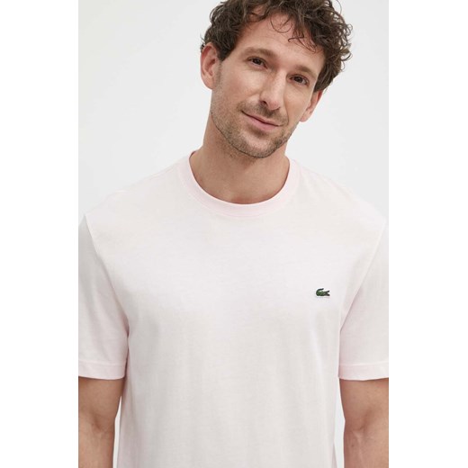 Lacoste t-shirt bawełniany kolor różowy gładki ze sklepu PRM w kategorii T-shirty męskie - zdjęcie 171298384
