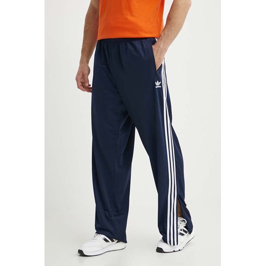 adidas Originals spodnie dresowe kolor granatowy wzorzyste IM9471 ze sklepu PRM w kategorii Spodnie męskie - zdjęcie 171298951