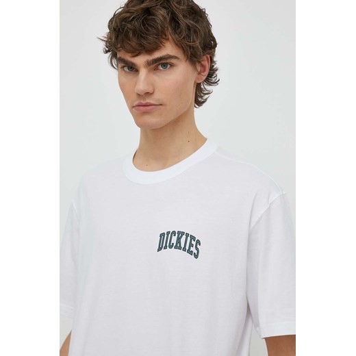Dickies t-shirt bawełniany AITKIN CHEST TEE SS męski kolor biały z nadrukiem DK0A4Y8O ze sklepu PRM w kategorii T-shirty męskie - zdjęcie 171299160