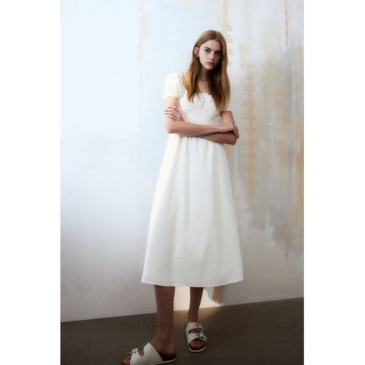 H & M - Elastycznie marszczona sukienka z domieszką lnu - Biały H & M L H&M