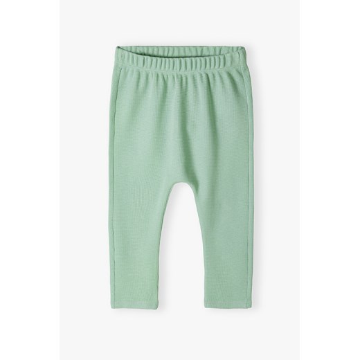 Dzianinowe spodnie niemowlęce w prążki - zielone - 5.10.15. ze sklepu 5.10.15 w kategorii Spodnie i półśpiochy - zdjęcie 171301831
