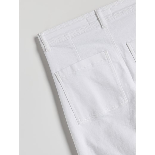 Reserved - Jeansy marina straight - biały Reserved 44 Reserved