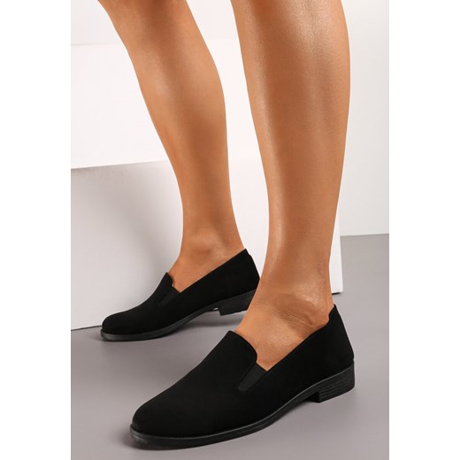 Czarne Mokasyny Loafersy z Imitacji Zamszu Valtoria ze sklepu born2be.pl w kategorii Mokasyny damskie - zdjęcie 171327353