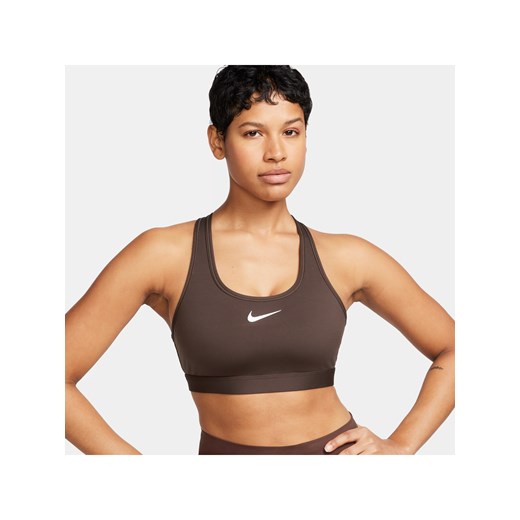 Damski stanik sportowy z wkładkami Nike Swoosh Medium Support - Brązowy ze sklepu Nike poland w kategorii Biustonosze - zdjęcie 171331523