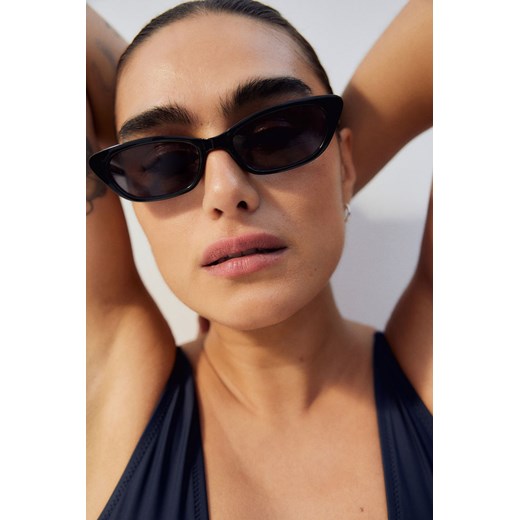 H & M - Okulary przeciwsłoneczne typu „kocie oczy" - Czarny ze sklepu H&M w kategorii Okulary przeciwsłoneczne damskie - zdjęcie 171337122