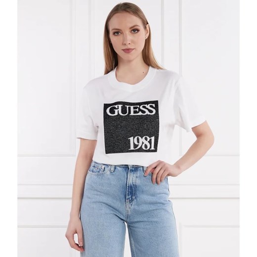 GUESS T-shirt SS CN GUESS BEADS | Regular Fit ze sklepu Gomez Fashion Store w kategorii Bluzki damskie - zdjęcie 171338783