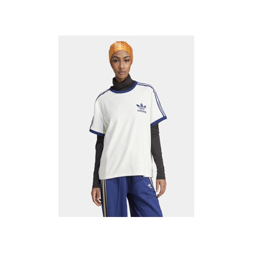 adidas T-Shirt 3-Stripes IT9842 Biały Loose Fit ze sklepu MODIVO w kategorii Bluzki damskie - zdjęcie 171342450