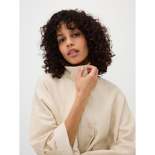 Reserved - Krótka kurtka z lnem - beżowy Reserved L Reserved