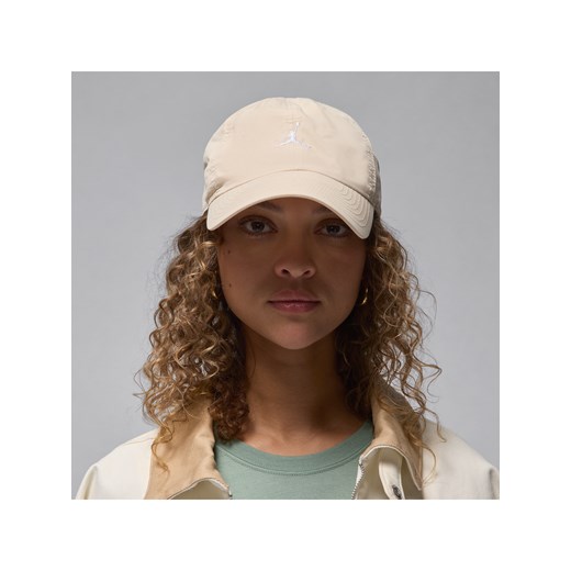 Regulowana czapka o nieusztywnianej strukturze Jordan Club Cap - Brązowy ze sklepu Nike poland w kategorii Czapki z daszkiem damskie - zdjęcie 171364881