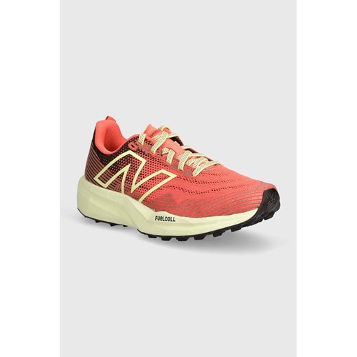 New Balance buty do biegania FuelCell Venym WTVNYMP kolor pomarańczowy WTVNYMP ze sklepu ANSWEAR.com w kategorii Buty sportowe damskie - zdjęcie 171394850