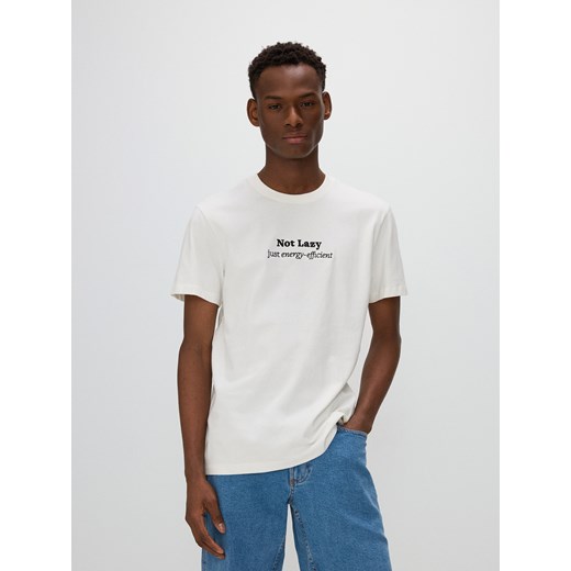 Reserved - T-shirt regular z haftem - złamana biel ze sklepu Reserved w kategorii T-shirty męskie - zdjęcie 171425911