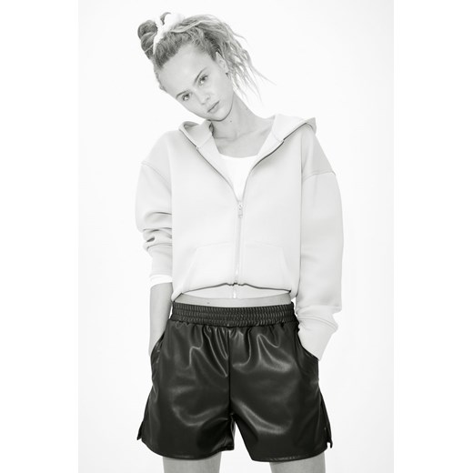 H & M - Powlekane szorty bez zapięcia - Czarny ze sklepu H&M w kategorii Szorty - zdjęcie 171438341