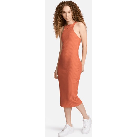 Damska dopasowana sukienka midi bez rękawów z prążkowanego materiału Nike Sportswear Chill Knit - Pomarańczowy ze sklepu Nike poland w kategorii Sukienki - zdjęcie 171447533
