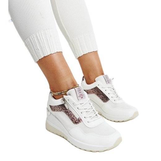 Białe sneakersy damskie na koturnie Cross Jeans ze sklepu ButyModne.pl w kategorii Buty sportowe damskie - zdjęcie 171449660