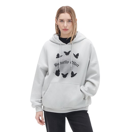 Cropp - Jasna bluza oversize z kapturem typu hoodie - jasny szary ze sklepu Cropp w kategorii Bluzy damskie - zdjęcie 171454600