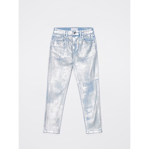 Mohito - Metaliczne jeansy mom slim - szary ze sklepu Mohito w kategorii Jeansy damskie - zdjęcie 171473813