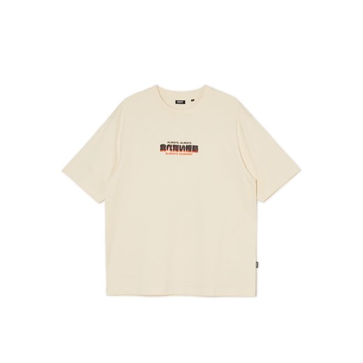 Cropp - Beżowa koszulka z nadrukiem - kremowy ze sklepu Cropp w kategorii T-shirty męskie - zdjęcie 171475792