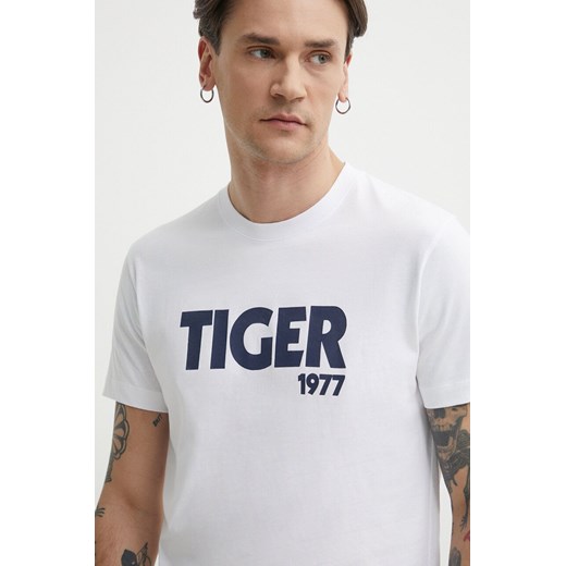 Tiger Of Sweden t-shirt bawełniany Dillan męski kolor biały z nadrukiem T65617038 ze sklepu ANSWEAR.com w kategorii T-shirty męskie - zdjęcie 171477181