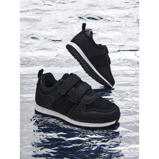 Sinsay - Sneakersy na rzepy - czarny ze sklepu Sinsay w kategorii Buty sportowe dziecięce - zdjęcie 171491273