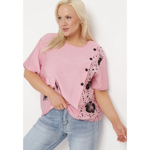 Różowa Bluzka z Bawełny z Krótkim Rękawem Ozdobiona Guzikami i Kieszenią z Klapą XL promocyjna cena Born2be Odzież