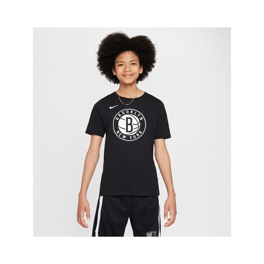 T-shirt z logo dla dużych dzieci (chłopców) Nike NBA Brooklyn Nets Essential - Czerń ze sklepu Nike poland w kategorii T-shirty chłopięce - zdjęcie 171502334