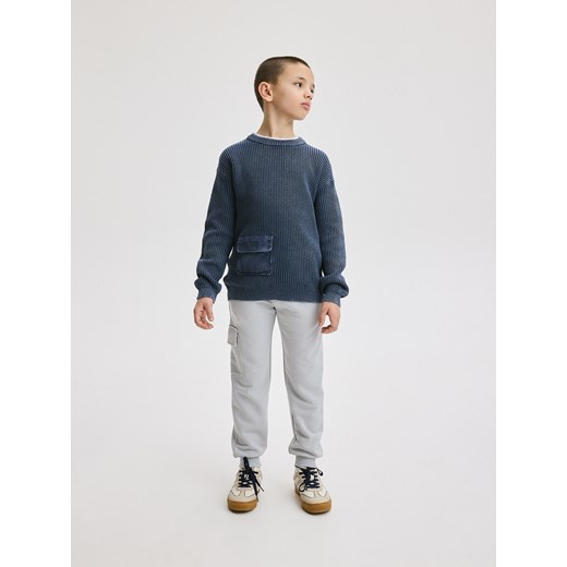 Reserved - Dresowe spodnie cargo - jasnoszary ze sklepu Reserved w kategorii Spodnie chłopięce - zdjęcie 171515850