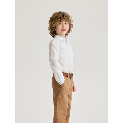 Reserved - Spodnie chino z paskiem - brązowy ze sklepu Reserved w kategorii Spodnie chłopięce - zdjęcie 171516253