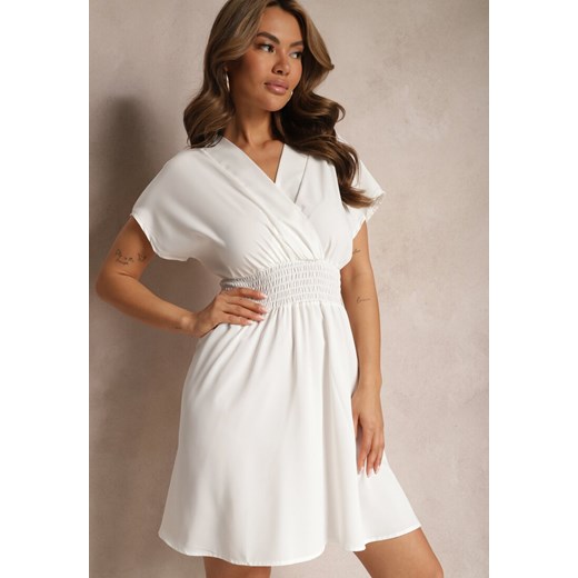 Biała Rozkloszowana Sukienka o Kopertowym Fasonie Assineda ze sklepu Renee odzież w kategorii Sukienki - zdjęcie 171523473