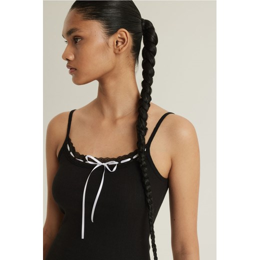 H & M - Top na ramiączkach zdobiony koronką - Czarny ze sklepu H&M w kategorii Bluzki damskie - zdjęcie 171523932