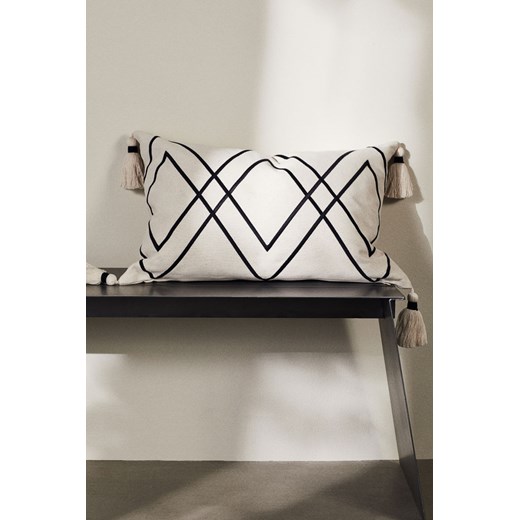 H & M - Poszewka na poduszkę zdobiona frędzlami - Beżowy ze sklepu H&M w kategorii Poszewki na poduszki - zdjęcie 171523963