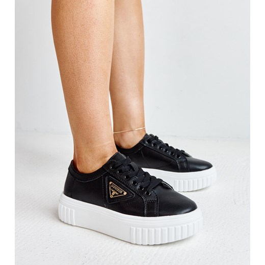 Czarne skórzane sneakersy na grubej podeszwie Attia ze sklepu gemre w kategorii Trampki damskie - zdjęcie 171525074