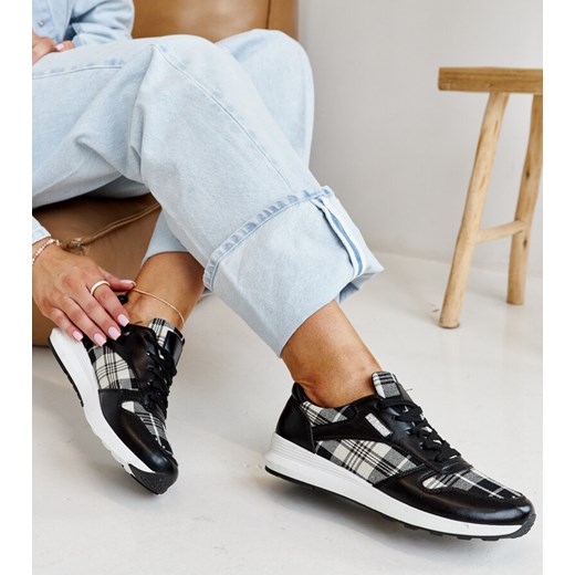Czarne sneakersy w kratkę Afifah ze sklepu gemre w kategorii Buty sportowe damskie - zdjęcie 171534200
