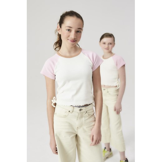 Dzianinowy t-shirt dziewczęcy w drobne prążki - Lincoln&Sharks ze sklepu 5.10.15 w kategorii Bluzki dziewczęce - zdjęcie 171546000