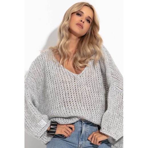 Luźny sweter z dekoltem, szary, Fobya ze sklepu 5.10.15 w kategorii Swetry damskie - zdjęcie 171546422