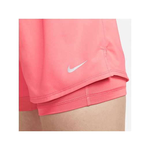 Szorty Nike w sportowym stylu 