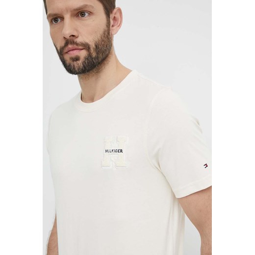 Tommy Hilfiger t-shirt bawełniany męski kolor beżowy z aplikacją MW0MW34436 ze sklepu ANSWEAR.com w kategorii T-shirty męskie - zdjęcie 171553050