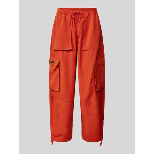 Spodnie cargo z detalem z logo model ‘Guide’ ze sklepu Peek&Cloppenburg  w kategorii Spodnie męskie - zdjęcie 171563920
