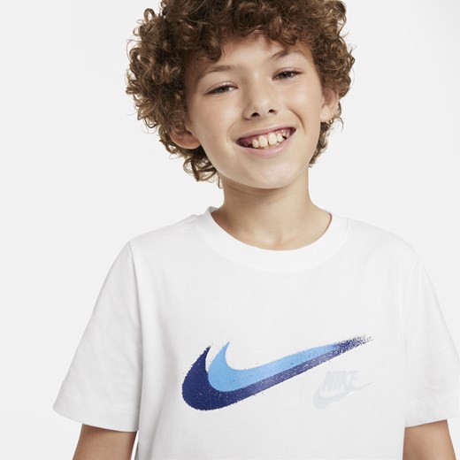 T-shirt z grafiką dla dużych dzieci (chłopców) Nike Sportswear - Biel Nike XL Nike poland