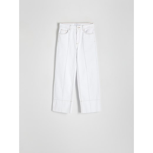 Reserved - Jeansy z przeszyciami - złamana biel ze sklepu Reserved w kategorii Jeansy damskie - zdjęcie 171580582