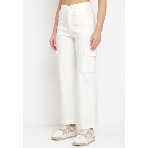 Białe Spodnie Szerokie z Kieszeniami na Klapy  Allepinea ze sklepu Born2be Odzież w kategorii Spodnie damskie - zdjęcie 171581600