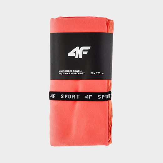 Ręcznik sportowy szybkoschnący 4F 4FWSS24ATOWU039 - łososiowy 80cm x 170cm Sportstylestory.com