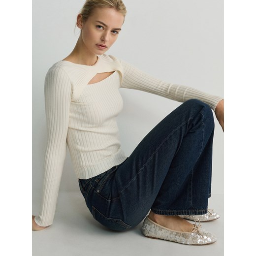 Reserved - Sweter z ozdobnym wycięciem - kremowy ze sklepu Reserved w kategorii Swetry damskie - zdjęcie 171610360