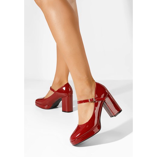 Czerwone czółenka na słupku Charlote ze sklepu Zapatos w kategorii Czółenka - zdjęcie 171702000